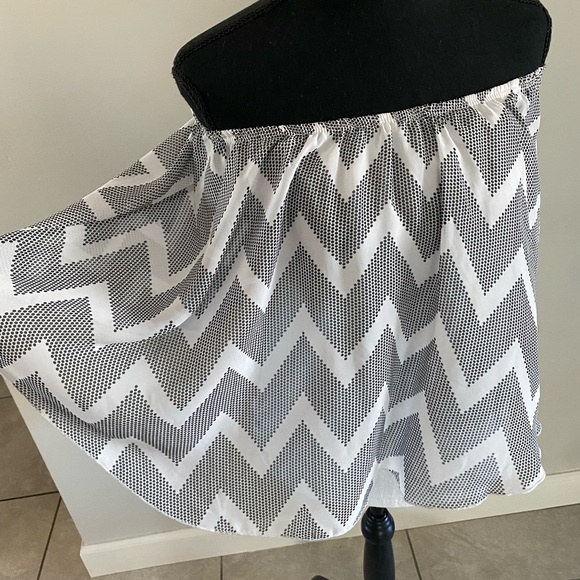 Off the shoulder top. - Picture 2 of 6